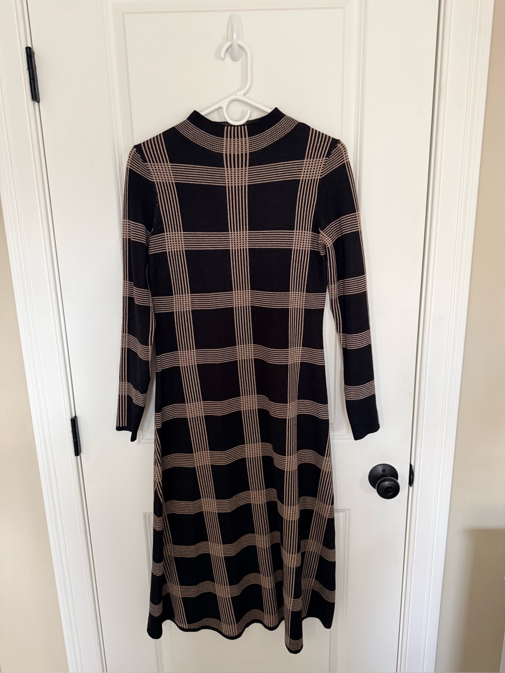 Women’s Black & Tan Plaid Knit Dress